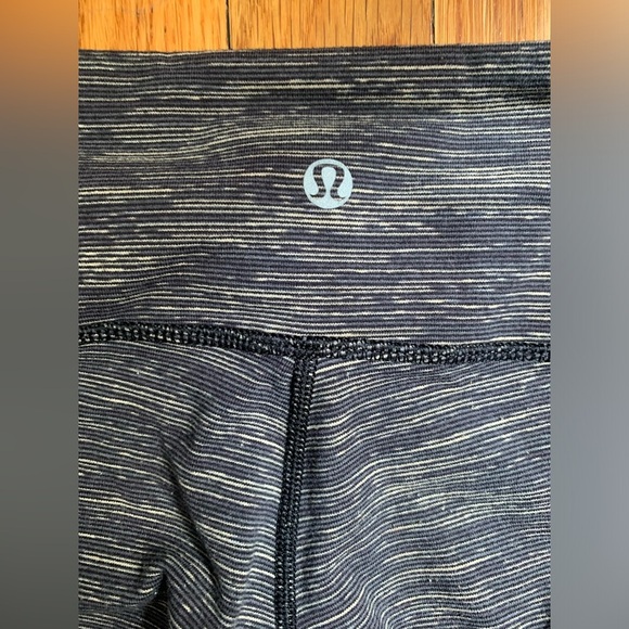 Lululemon Wunder Under Crop Leggings in gray size 6 - Picture 5 of 8